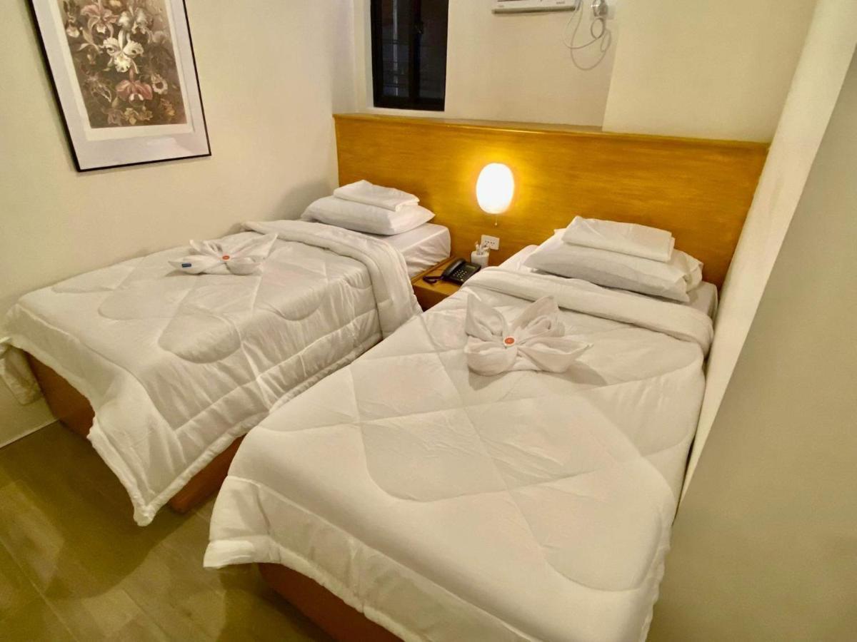 Aurora Suites Pasay Exteriér fotografie