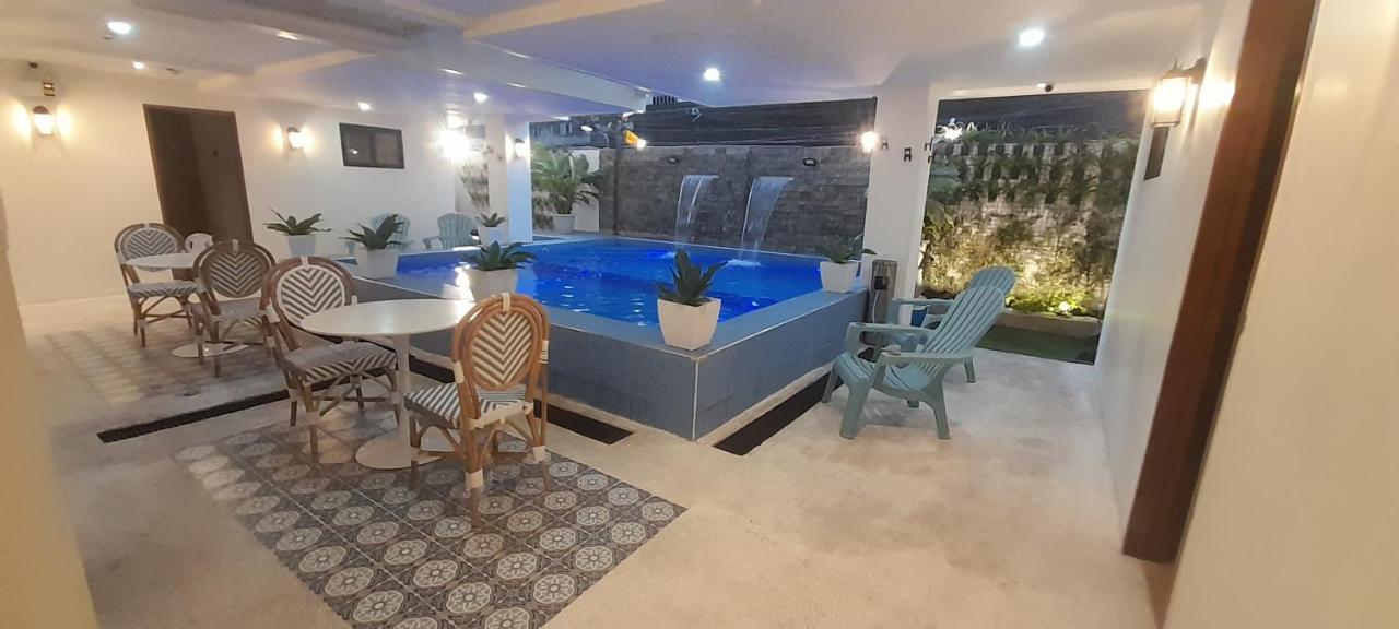 Aurora Suites Pasay Exteriér fotografie