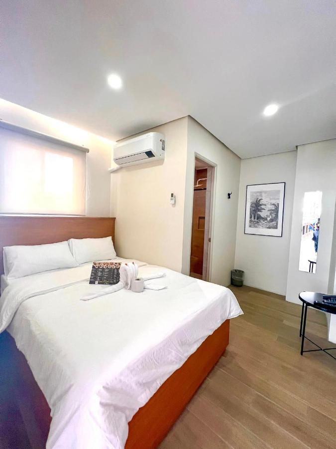 Aurora Suites Pasay Exteriér fotografie